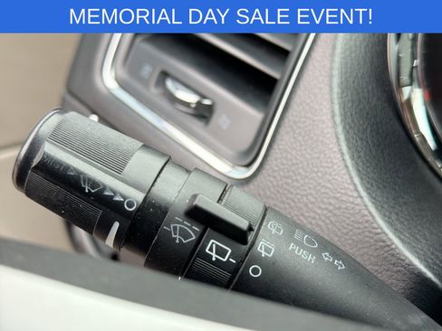Used 2014 Chrysler Town & Country Touring FWD image 26