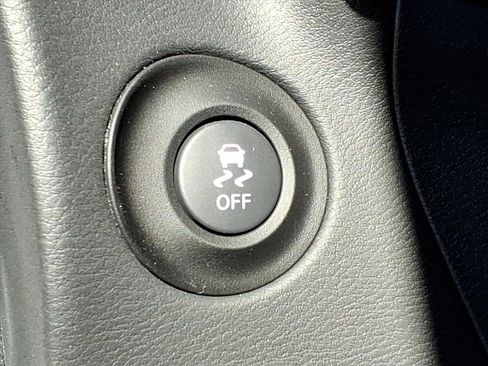 Used 2025 Nissan Z Sport w/ Floor Mat Package image 25