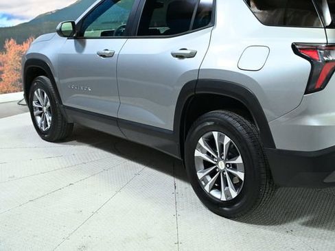 Used 2026 Chevrolet Equinox LT image 8