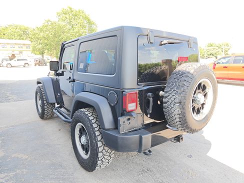 Used 2017 Jeep Wrangler Sport AWD/4WD image 11