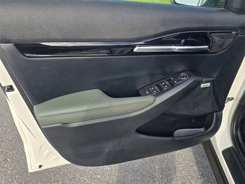 Used 2024 Kia Seltos SX w/ SX Sunroof Package image 21