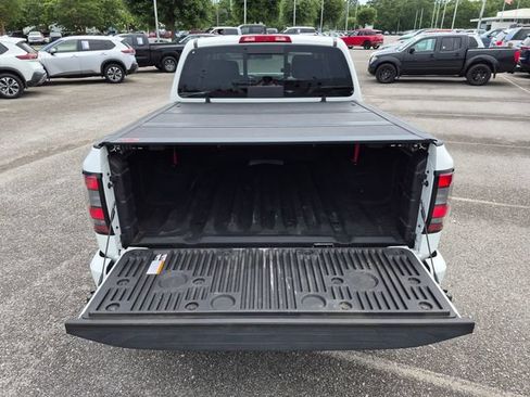 Used 2024 Nissan Frontier SV w/ SV Convenience Package RWD image 32