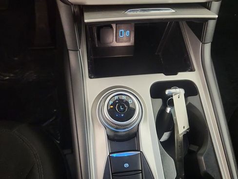 Used 2023 Ford Explorer XLT image 25