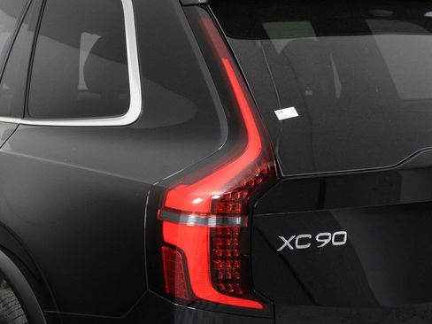 New 2026 Volvo XC90 B5 Core image 15