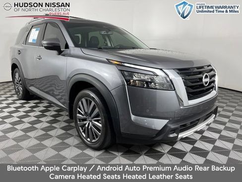 Used 2025 Nissan Pathfinder SL w/ SL Premium Package FWD image 1