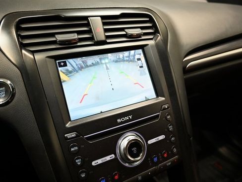 Used 2019 Ford Fusion Titanium image 16