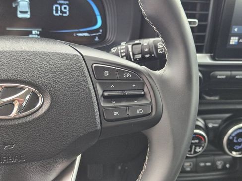 Used 2026 Hyundai Venue SEL FWD image 23