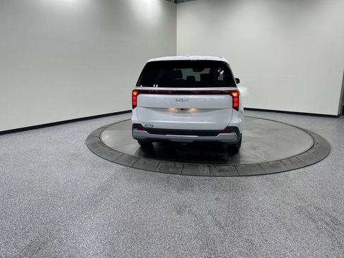 New 2026 Kia Carnival image 6