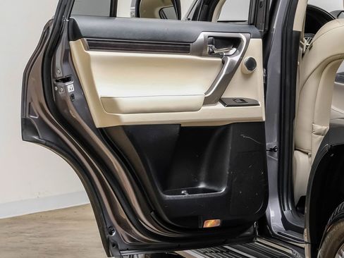 Used 2022 Lexus GX 460 Luxury w/ Sport Design Package image 41