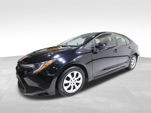 Used 2024 Toyota Corolla LE image 8