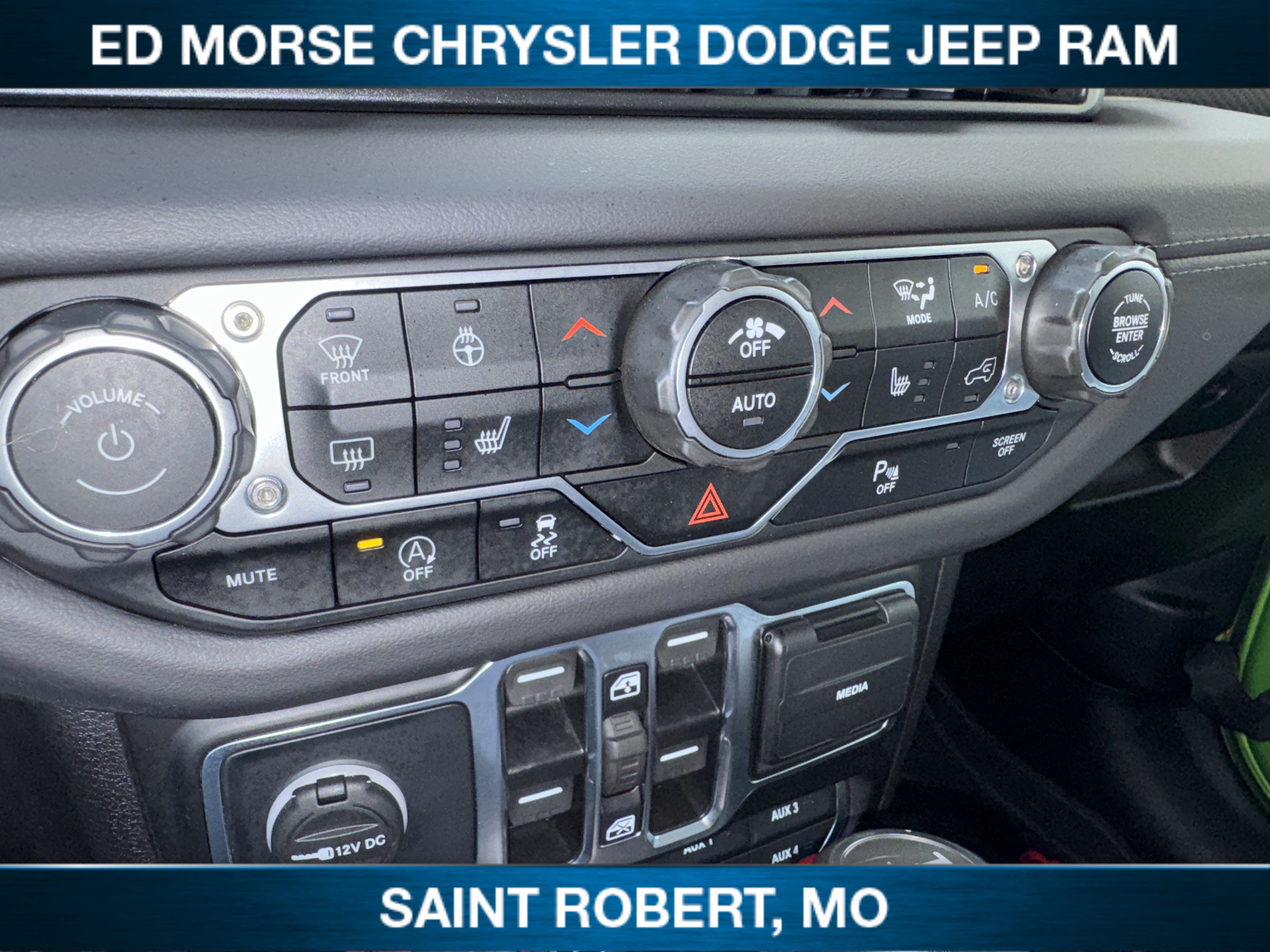 Used 2025 Jeep Wrangler Unlimited Rubicon AWD/4WD image 18