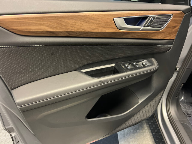 Certified 2025 Volkswagen Atlas SE FWD image 7