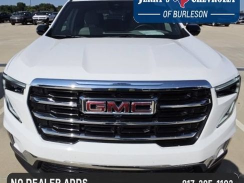 Used 2026 GMC Acadia Elevation w/ Elevation Premium Package FWD image 2