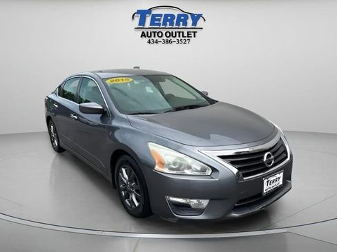 Used 2015 Nissan Altima 2.5 S w/ Sport Value Package FWD image 1