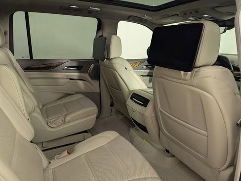 Used 2021 Cadillac Escalade ESV Sport Platinum image 24