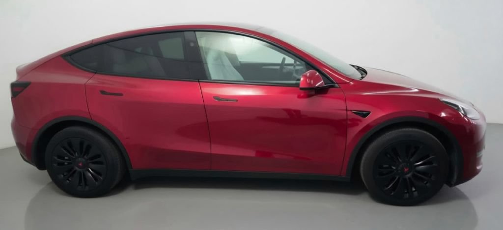 Used 2024 Tesla Model Y Long Range AWD/4WD image 4