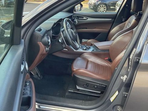 Used 2018 Alfa Romeo Stelvio Ti Sport image 3