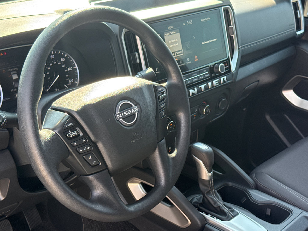 Used 2025 Nissan Frontier SV AWD/4WD image 16