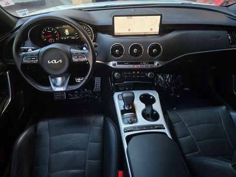 Used 2022 Kia Stinger GT2 RWD image 15