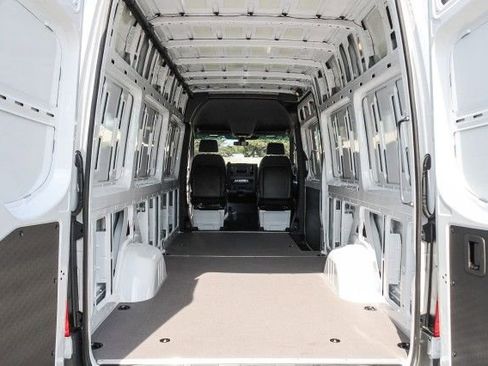 New 2025 Mercedes-Benz Sprinter 2500 image 25