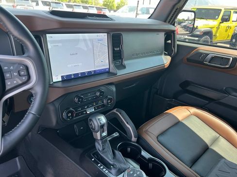 Used 2024 Ford Bronco Outer Banks AWD/4WD image 33