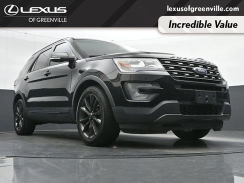 Used 2017 Ford Explorer XLT w/ Equipment Group 202A FWD image 25