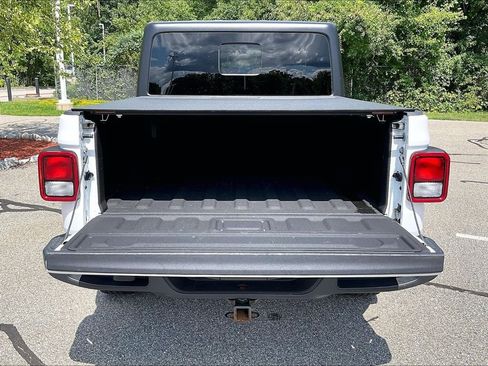 Used 2022 Jeep Gladiator Overland AWD/4WD image 30