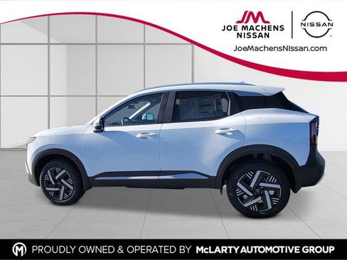 New 2026 Nissan Kicks SV w/ SV Premium Package FWD image 3