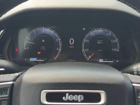 Used 2023 Jeep Grand Cherokee Altitude AWD/4WD image 16