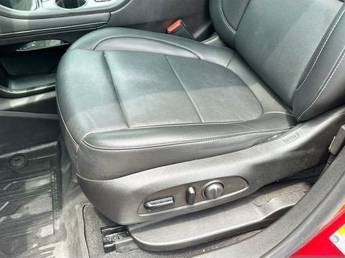 Used 2023 GMC Acadia SLT w/ LPO, Floor Liner Package FWD image 21