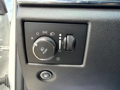 Used 2019 Jeep Grand Cherokee Limited AWD/4WD image 20