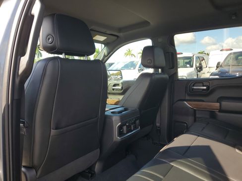 Used 2019 Chevrolet Silverado 1500 High Country w/ Technology Package image 16