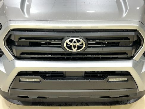 New 2026 Toyota Tacoma SR5 image 4