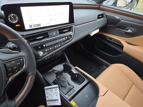 New 2025 Lexus ES 350 Ultra Luxury image 39