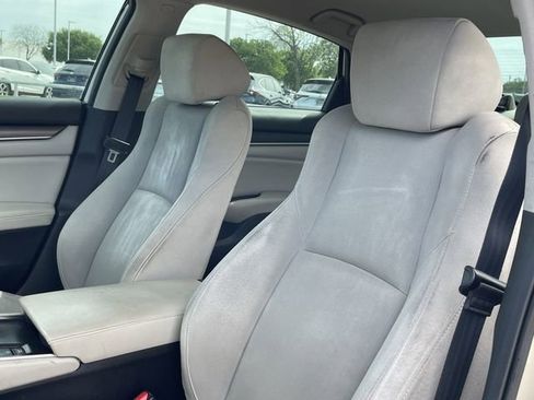 Used 2018 Honda Accord LX image 22