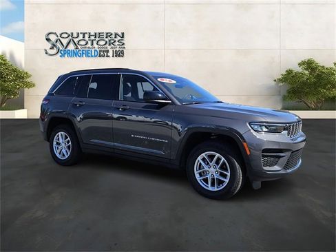 Used 2025 Jeep Grand Cherokee Laredo X image 7