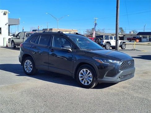 Used 2024 Toyota Corolla Cross LE image 23