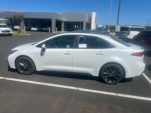 New 2025 Toyota Corolla SE image 7