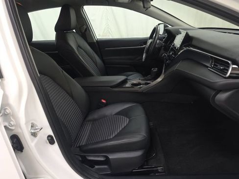 Used 2024 Toyota Camry SE FWD image 17