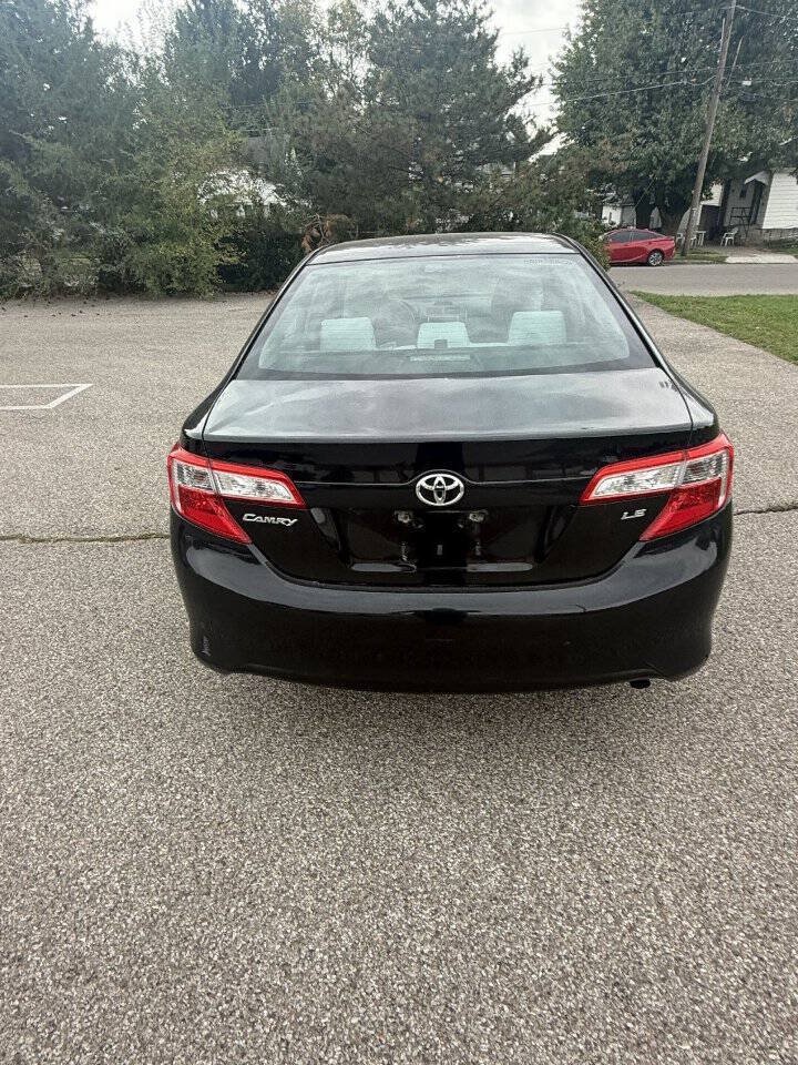 Used 2012 Toyota Camry LE FWD image 3