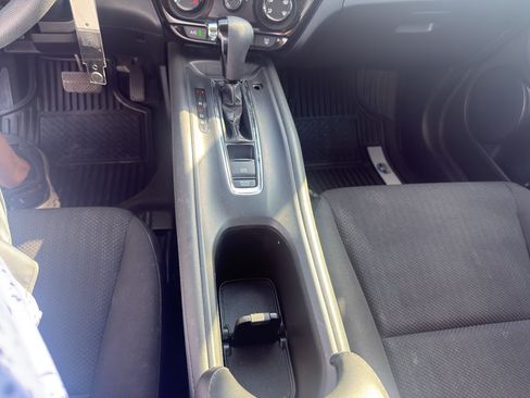 Used 2018 Honda HR-V LX image 16
