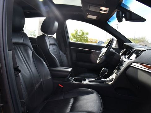 Used 2016 Lincoln MKS AWD image 16