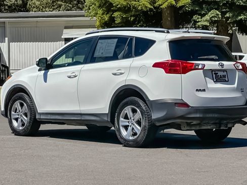 Used 2015 Toyota RAV4 XLE AWD/4WD image 6