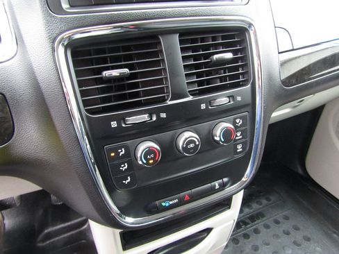 Used 2013 RAM C/V Tradesman FWD image 14