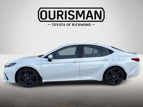 Used 2025 Toyota Camry XSE image 4