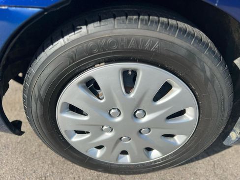 Used 2010 Toyota Camry image 2