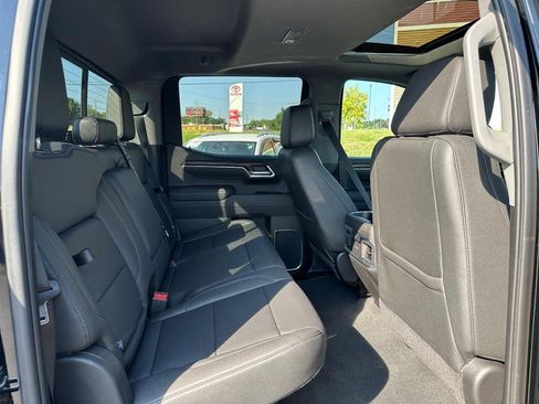 Used 2025 GMC Sierra 1500 SLT w/ SLT Convenience Package AWD/4WD image 12