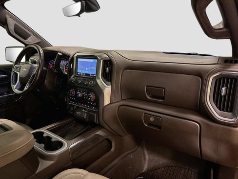 Used 2021 Chevrolet Silverado 1500 LTZ w/ LTZ Premium Package AWD/4WD image 31