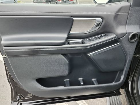 Used 2025 Ford Expedition Platinum AWD/4WD image 28