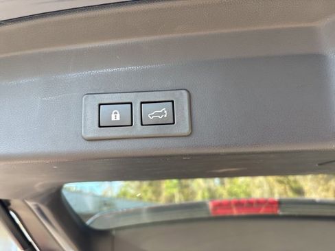 Certified 2024 Subaru Ascent Premium w/ Convenience Package image 25